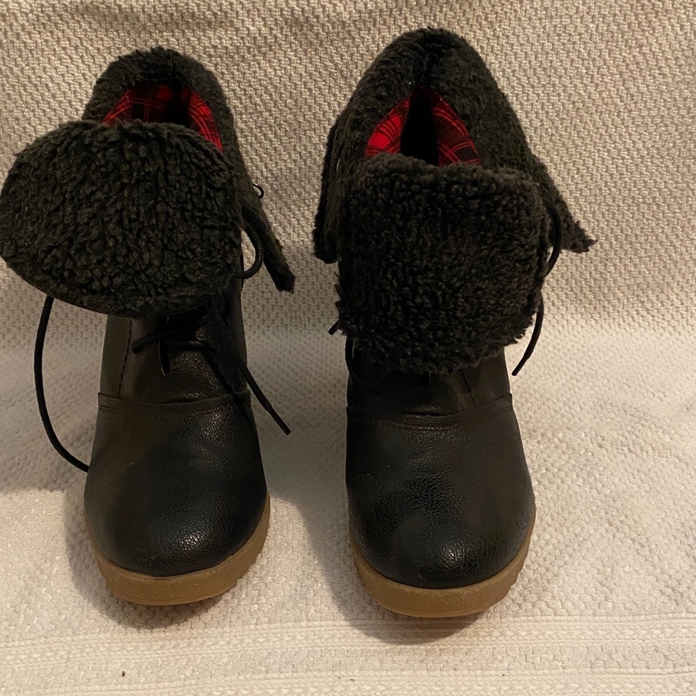 Women's Black Ankle Boots with Faux Fur Lining